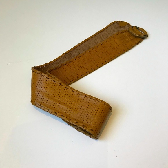 Carmel colored soft leather belt - Picture 2 of 4